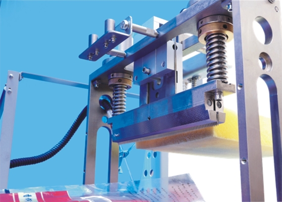 Reciprocating Automatic Horizontal Flow Packing Machine Gusset Device